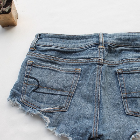 EMBROIDERED AMERICAN EAGLE JEAN SHORTS - Picture 4 of 6